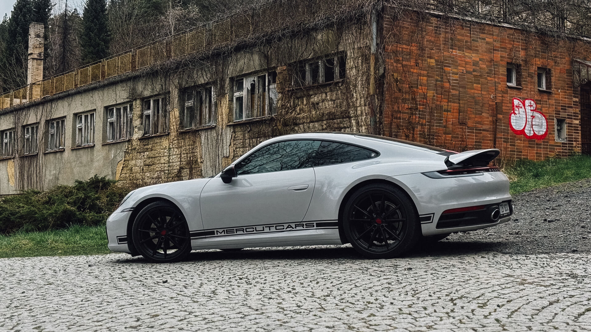 porsche_2025_16x9_11